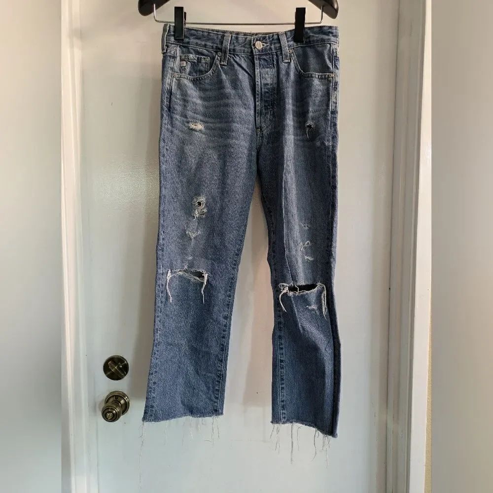 AG distressed Jeans size 26. Waist 14 inches and inseam is 23 inches The Sloan